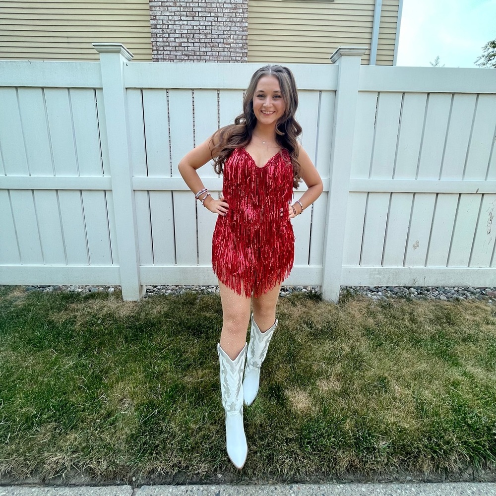 Amazing Lace shake it my way mini dress size small